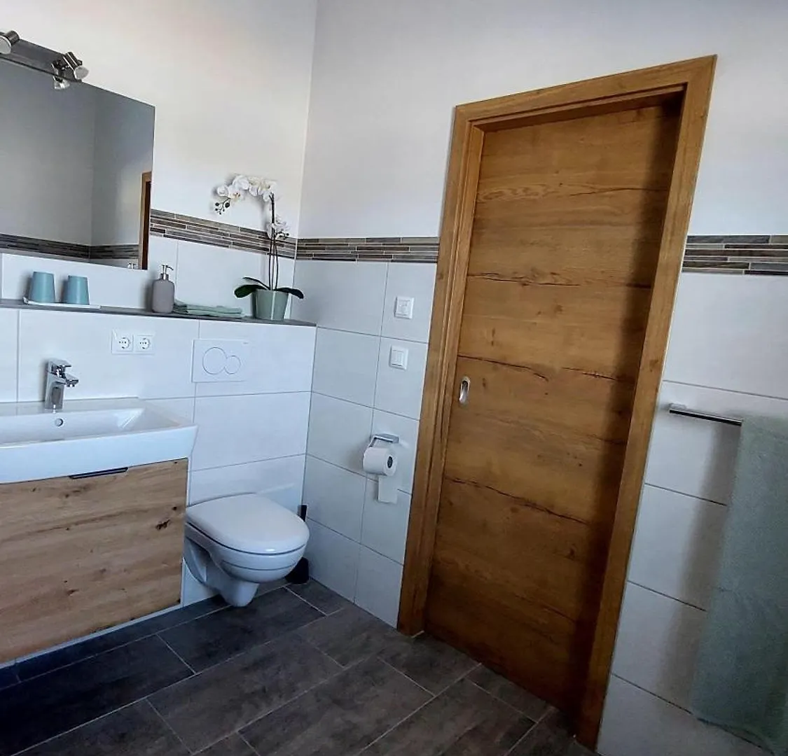 Oberland-Ferienwohnung-Ammertal-Wurmansau-Inkl-Koenigscard Unterammergau