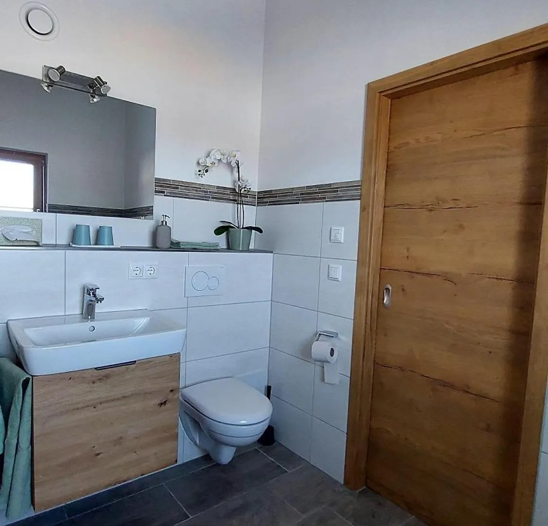 Oberland-Ferienwohnung-Ammertal-Wurmansau-Inkl-Koenigscard Unterammergau